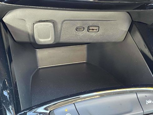Used 2025 Chevrolet Trax LT w/ Driver Confidence Package FWD image 27
