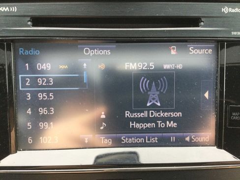 Used 2017 Toyota Avalon XLE image 12