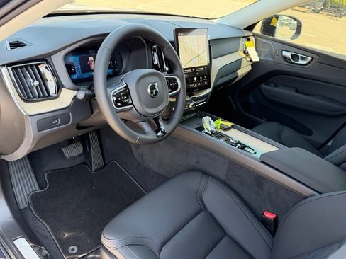 New 2027 Volvo XC60 B5 Plus AWD/4WD image 12