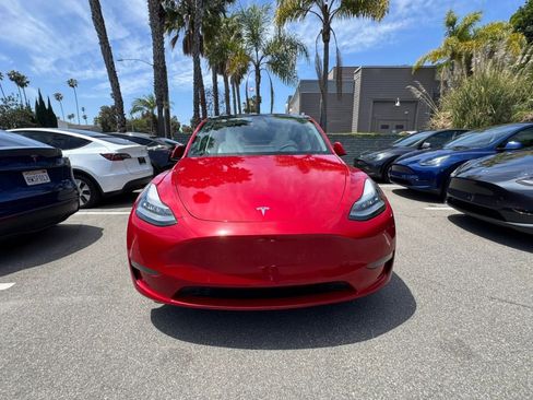 Used 2022 Tesla Model Y Long Range AWD/4WD image 5