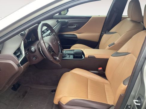 Used 2021 Lexus ES 300h Ultra Luxury image 9