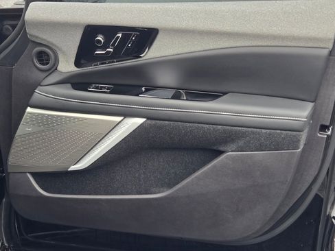 Used 2025 Cadillac Optiq Luxury 1 w/ LPO, Floor Liner Package image 5