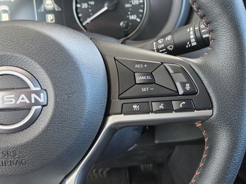 Used 2023 Nissan Kicks SR w/ SR Premium Package FWD image 26