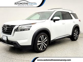 Used 2025 Nissan Pathfinder Platinum w/ Cargo Package AWD/4WD video 1