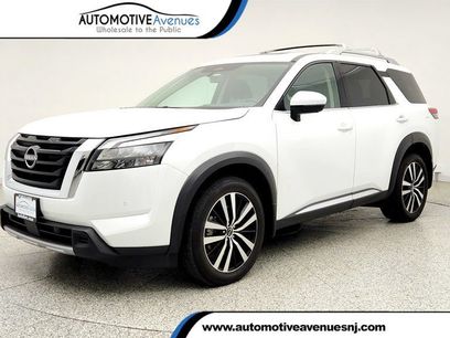 Used 2025 Nissan Pathfinder Platinum w/ Cargo Package
