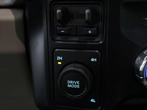 Used 2026 Ford F350 Platinum w/ Platinum Plus Package AWD/4WD image 25