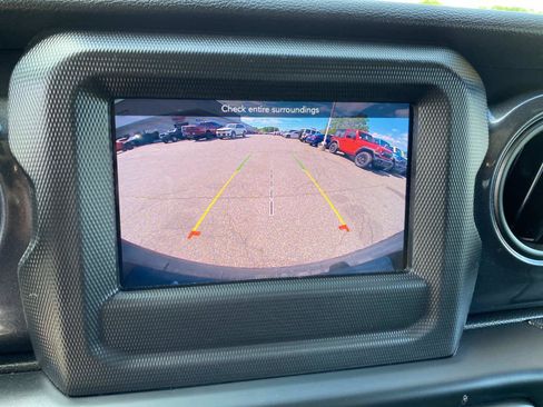 Used 2022 Jeep Wrangler Unlimited Sport AWD/4WD image 13