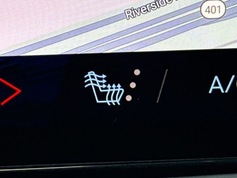 Certified 2025 Chevrolet Tahoe LT image 32