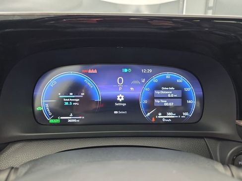Used 2023 Toyota Crown AWD/4WD image 27