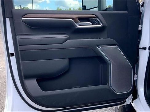 Used 2024 Chevrolet Silverado 2500 High Country w/ High Country Premium Package image 22