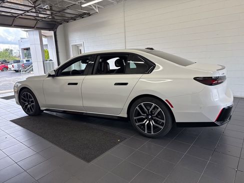 New 2026 BMW 740i xDrive image 5