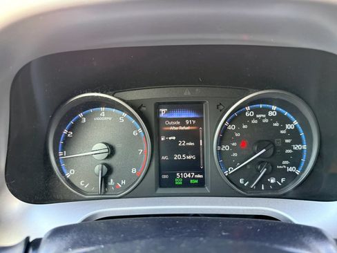 Used 2018 Toyota RAV4 XLE AWD/4WD image 31