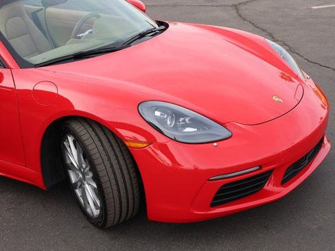 Used 2017 Porsche 718 Boxster RWD image 10