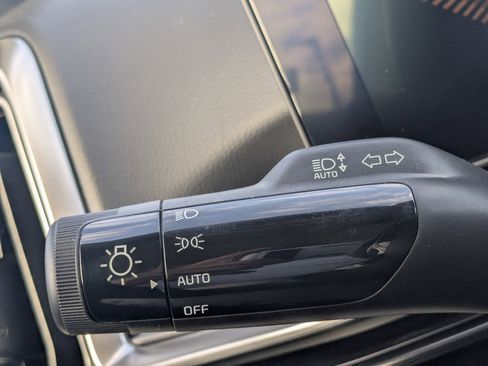 Certified 2025 Kia Sorento S w/ Panoramic Sunroof Package image 39