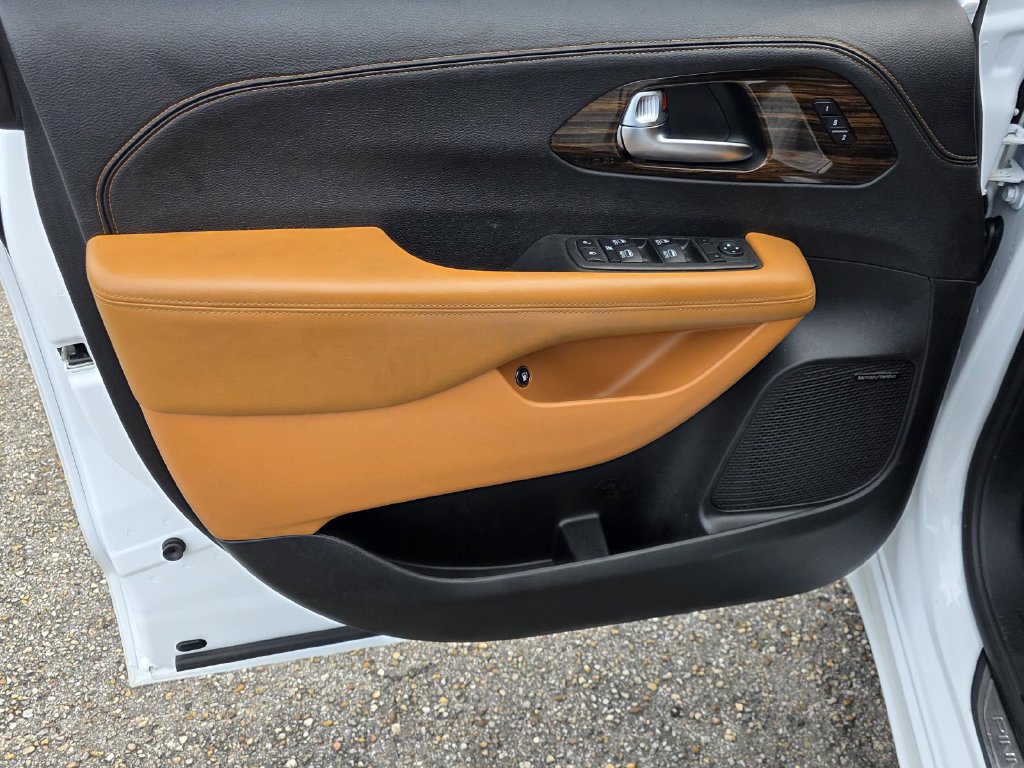 Used 2022 Chrysler Pacifica Pinnacle FWD image 49