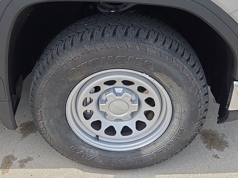 Used 2023 GMC Sierra 1500 Pro w/ Pro Value Package image 7