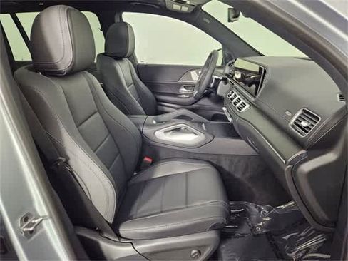 Certified 2025 Mercedes-Benz GLS 450 4MATIC image 47