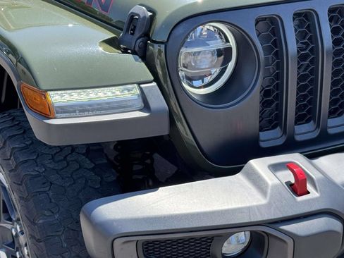 Used 2022 Jeep Wrangler Unlimited Rubicon w/ LED Lighting Group AWD/4WD image 11