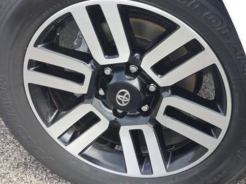 Used 2022 Toyota 4Runner Limited image 18