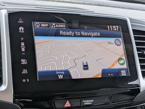 Used 2018 Honda Pilot Touring image 27