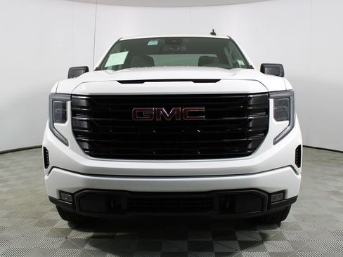 Used 2025 GMC Sierra 1500 Elevation image 29