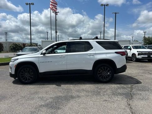 Used 2023 Chevrolet Traverse RS w/ LPO, 'HIT The Road' Package FWD image 6