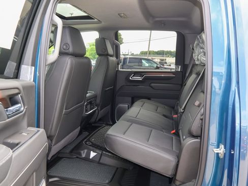 New 2026 GMC Sierra 2500 Denali w/ Denali Reserve Package AWD/4WD image 12