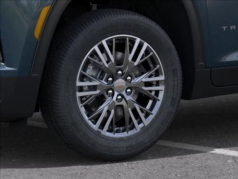 New 2026 Chevrolet Traverse LT w/ Driver Confidence Package FWD image 9
