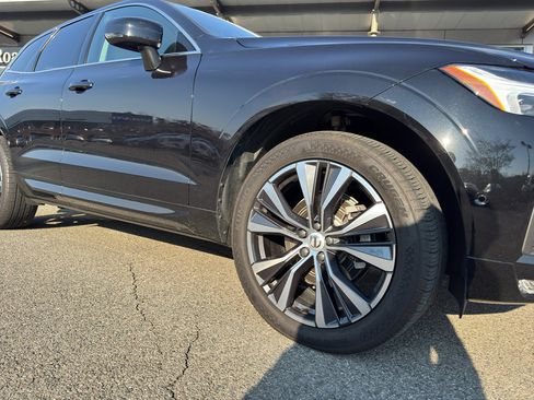 Used 2022 Volvo XC60 B5 Momentum w/ Advanced Package image 7