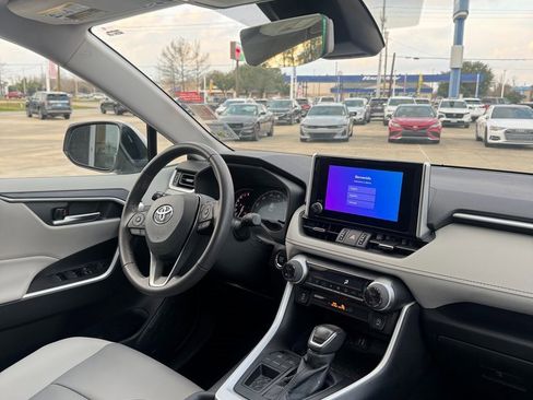 Used 2024 Toyota RAV4 XLE Premium image 10