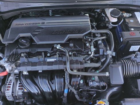 Used 2022 Hyundai Elantra Limited w/ Cargo Package image 27