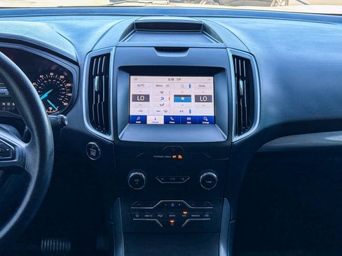 Used 2020 Ford Edge SE image 12