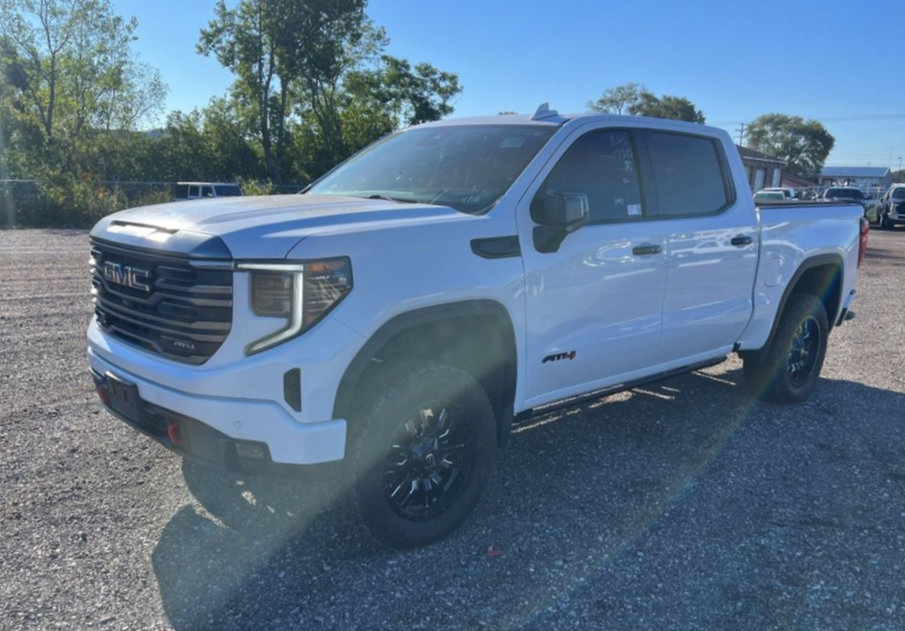 Used 2023 GMC Sierra 1500 AT4 w/ Technology Package AWD/4WD image 2