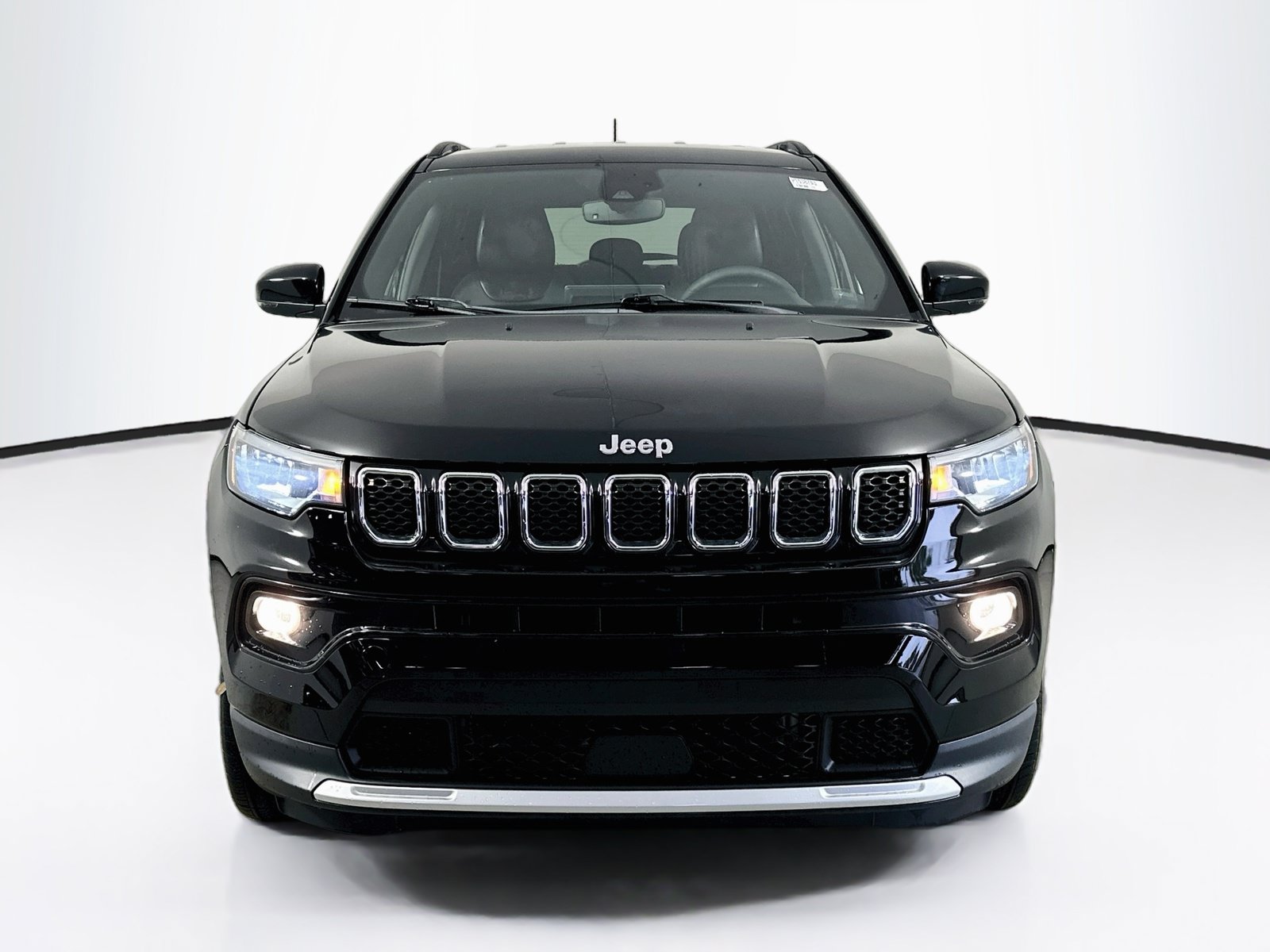 Used 2023 Jeep Compass Limited AWD/4WD image 2