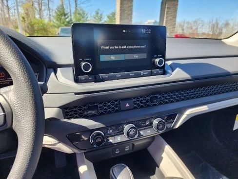 Used 2023 Honda Accord LX image 33