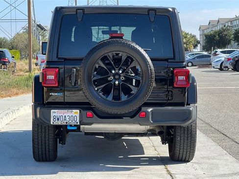 Used 2023 Jeep Wrangler Unlimited Sahara image 5