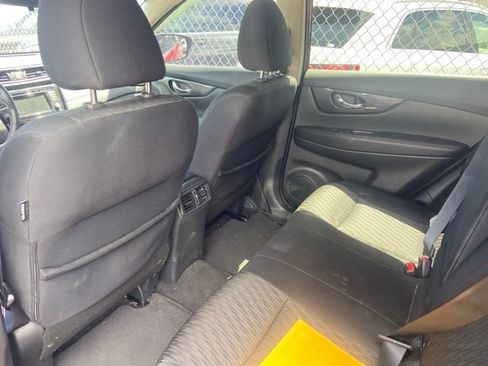 Used 2018 Nissan Rogue SV FWD image 8
