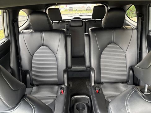 Used 2025 Toyota Highlander XSE AWD/4WD image 42