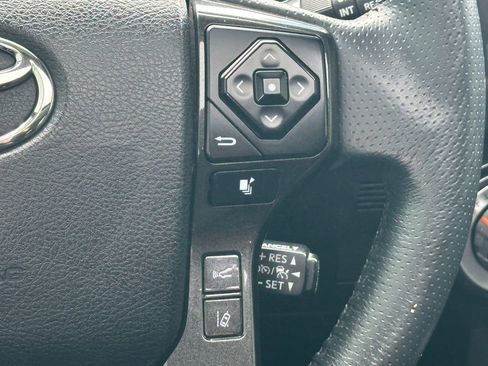 Used 2021 Toyota 4Runner Venture w/ Moonroof Package image 21