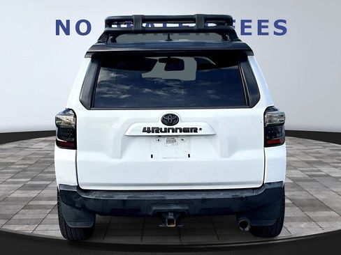 Used 2016 Toyota 4Runner SR5 image 5