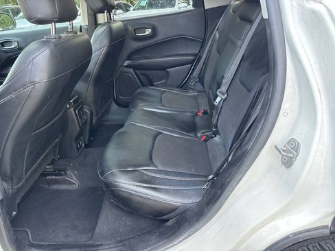 Used 2017 Jeep Compass Latitude w/ Popular Equipment Group AWD/4WD image 13