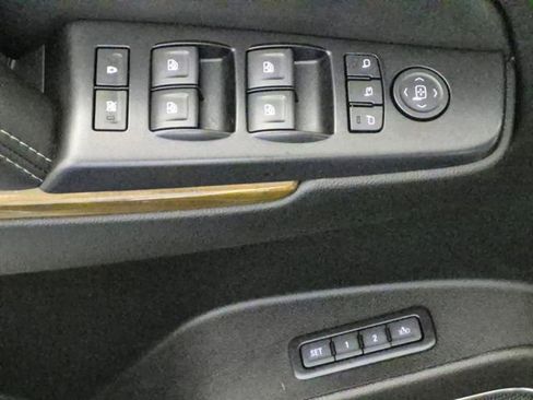 Used 2017 GMC Yukon Denali w/ Open Road Package AWD/4WD image 14