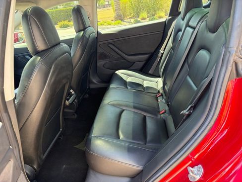 Used 2018 Tesla Model 3 Long Range RWD image 10