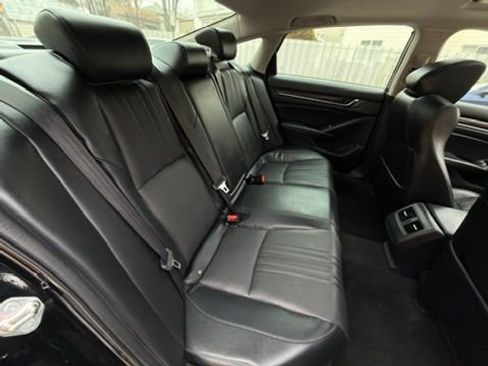 Used 2018 Honda Accord Touring image 28