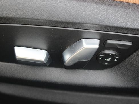 Used 2021 BMW 530e w/ Premium Package image 20