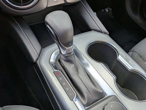 Used 2025 Chevrolet Blazer LT FWD image 19