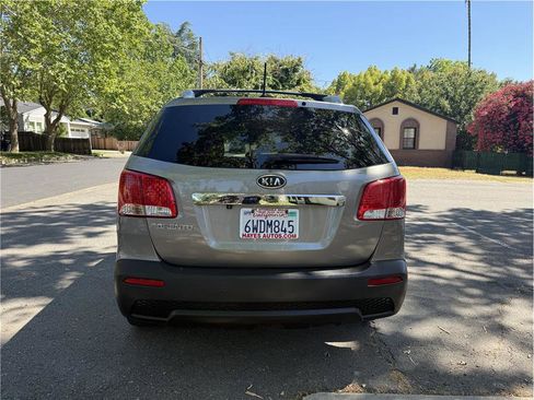 Used 2012 Kia Sorento LX w/ Convenience Pkg AWD/4WD image 6