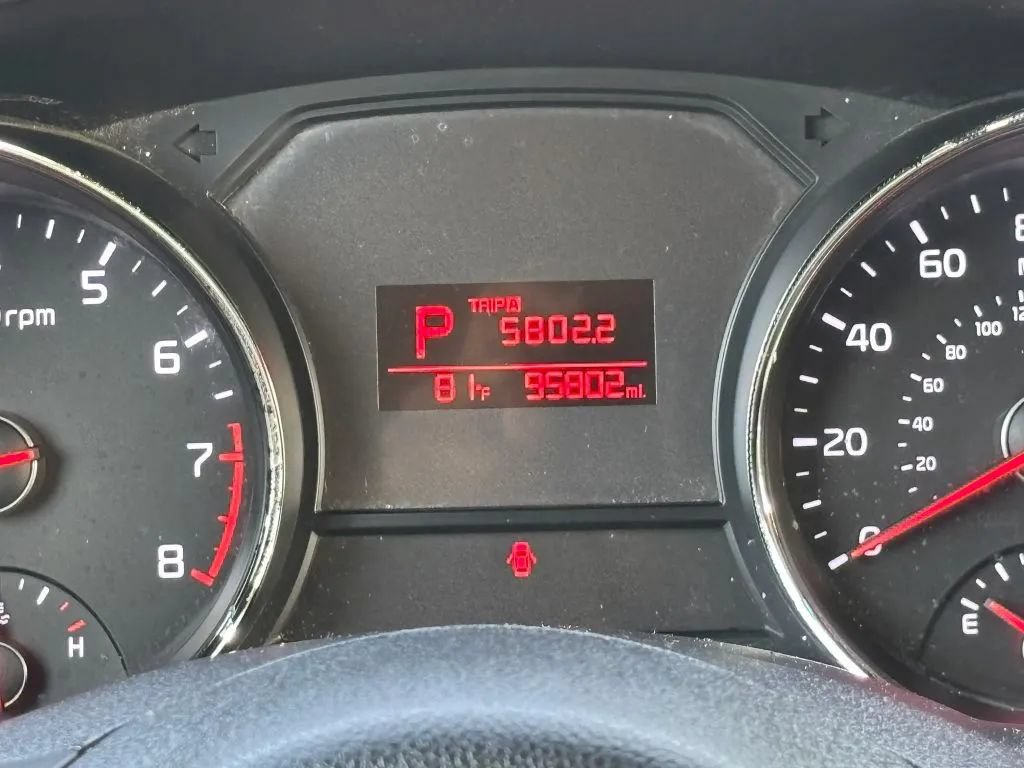 Used 2018 Kia Sedona LX FWD image 21