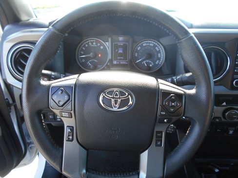 Used 2021 Toyota Tacoma TRD Pro AWD/4WD image 4