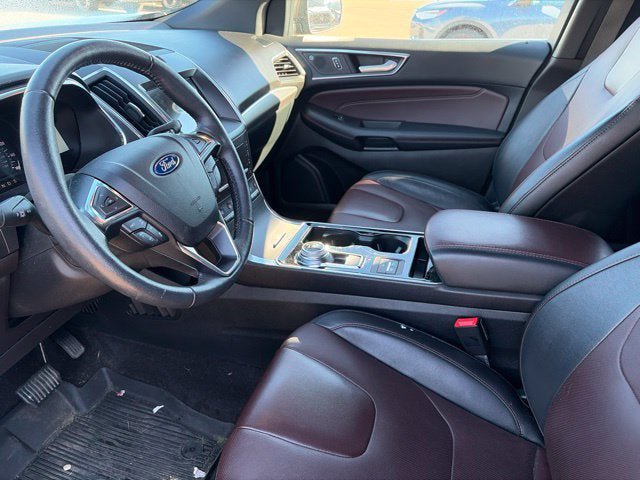 Used 2020 Ford Edge Titanium w/ Equipment Group 301A AWD/4WD image 16